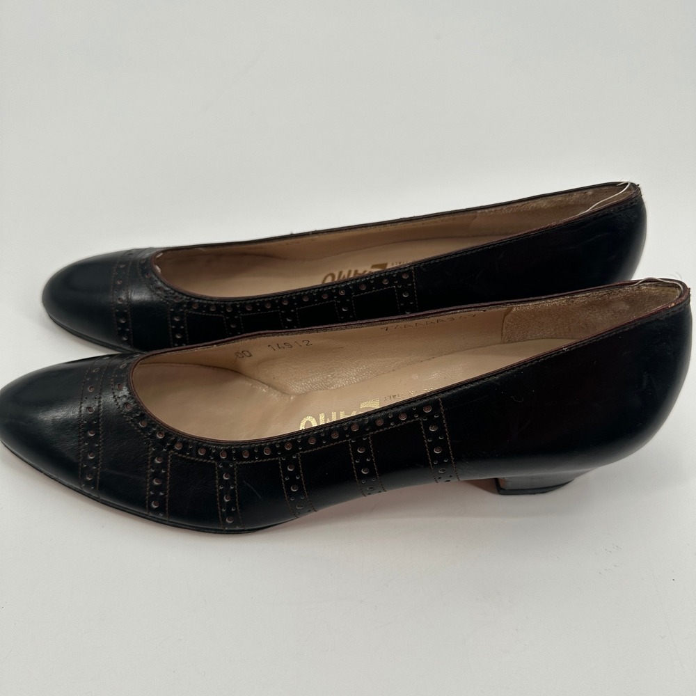 Salvatore Ferragamo Black Leather Wingtip Block Heel Pumps Shoe Womens 7 1/2 AAA - Picture 2 of 7